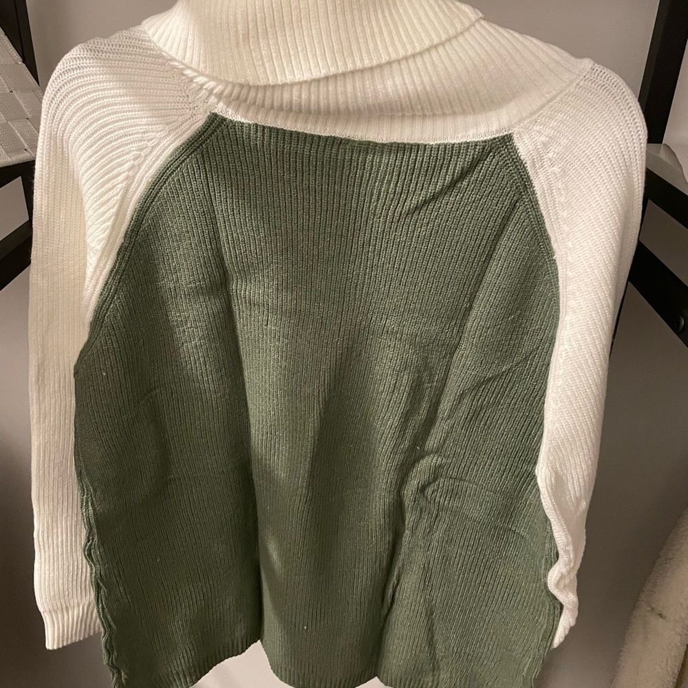 Beautiful Turtleneck Sweater - Picture 3 of 11